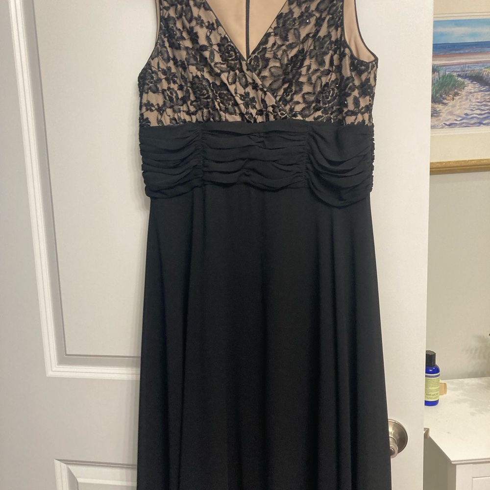 dressbarn Black and Cream Lace Backless Dress